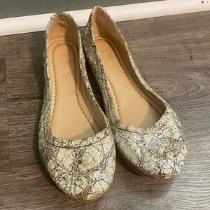 Frye - Carson Crackle Metallic Ballet Flats - 7M